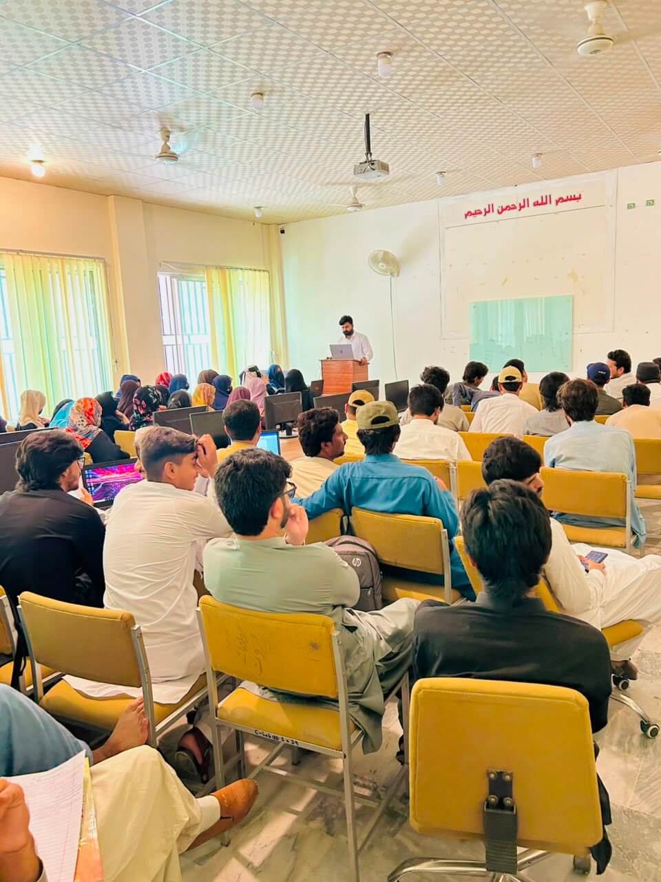 Hunar Tehreek training class in session — photo 14